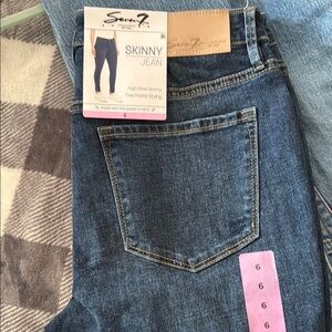 NWT Seven7 High Rise Skinny Jeans